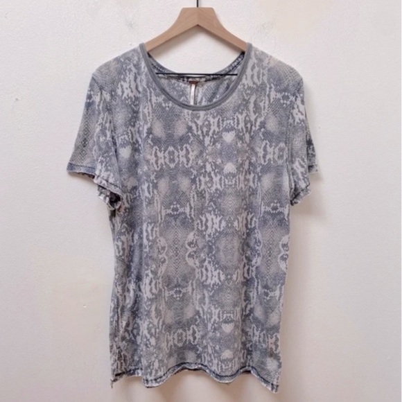 Free People Python Snake Print Short Sleeve Tee T-Shirt Top - Picture 7 of 11
